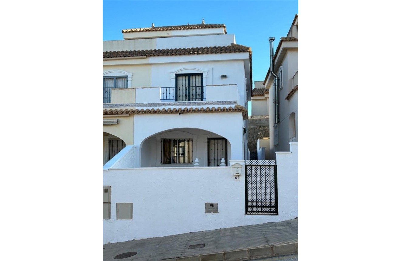 House in El Carmoli - view 1