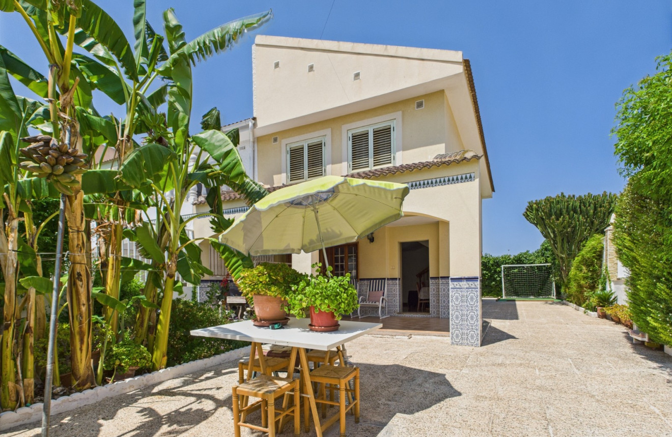 House in Santa Cruz - view 1