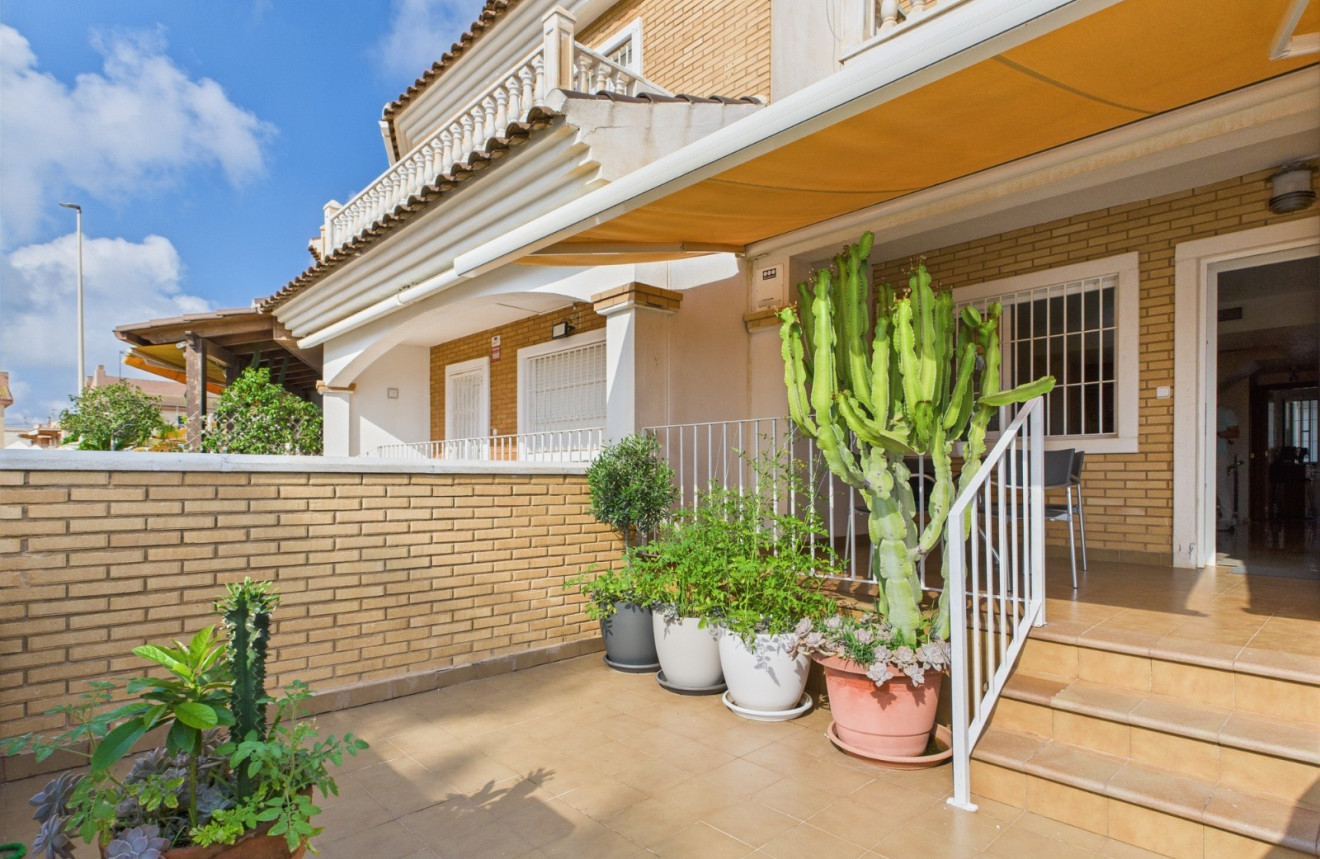 House in Santa Cruz - view 1