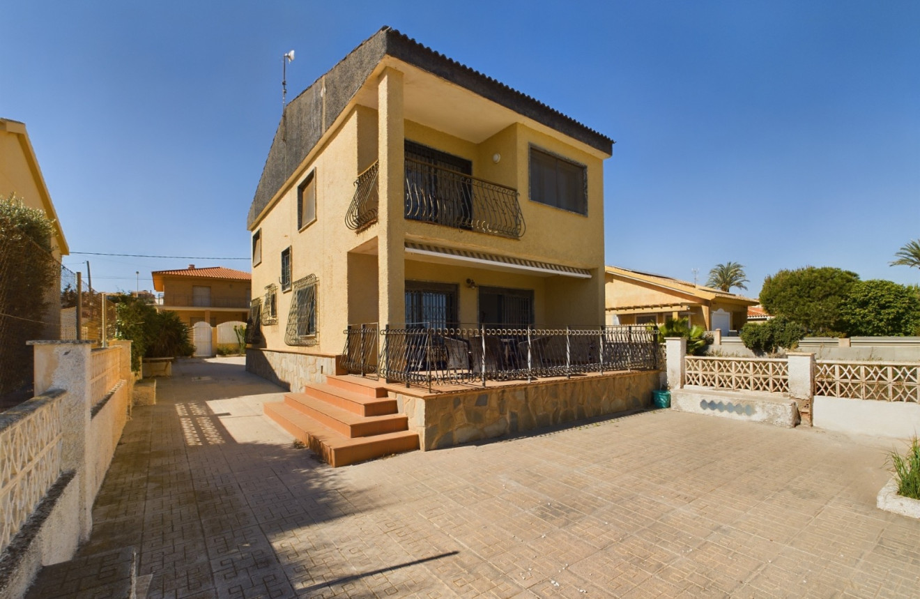 House in Los Urrutias - view 1