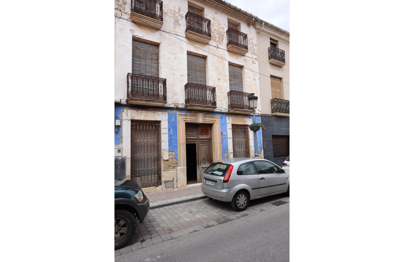 House in Pinoso - view 1