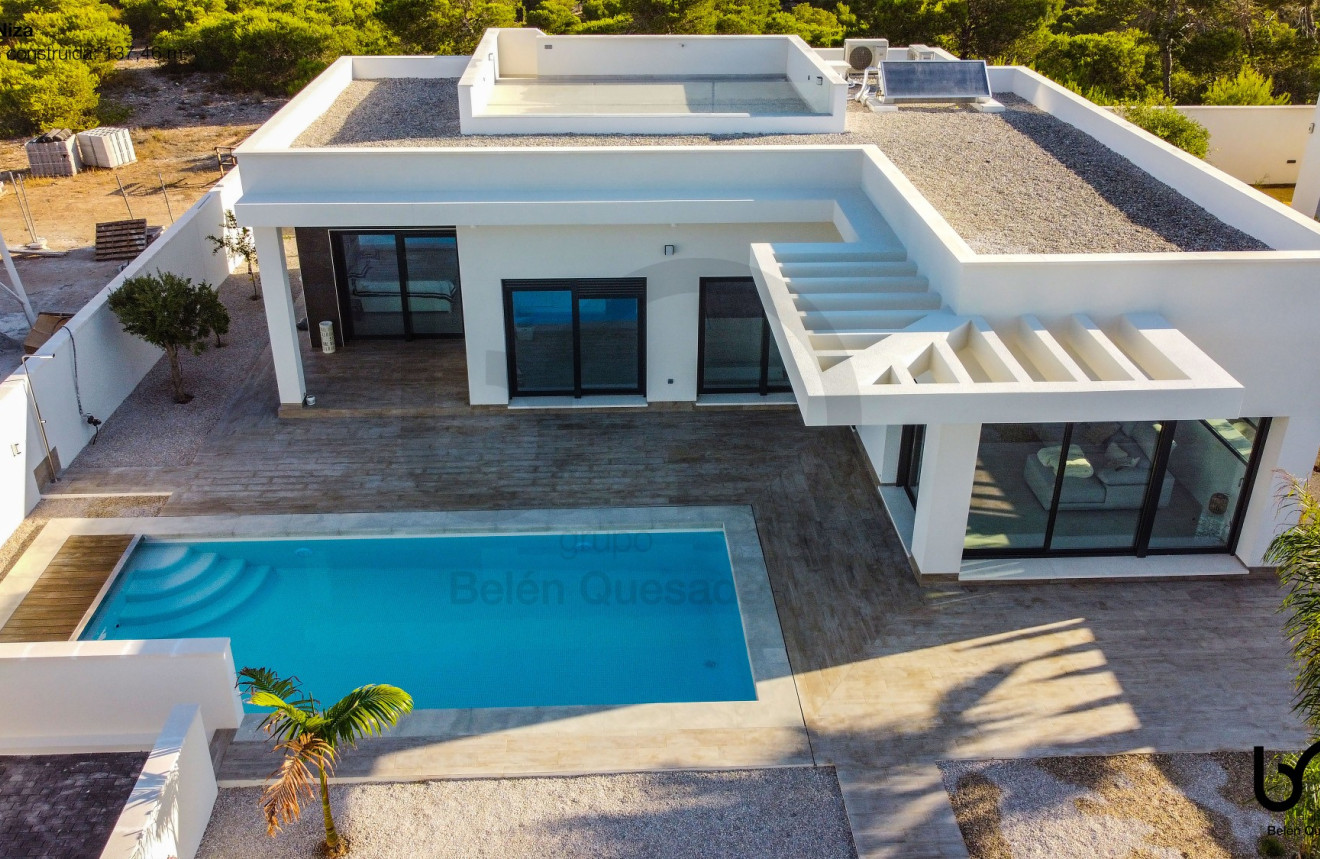 Villa in Alicante - view 1