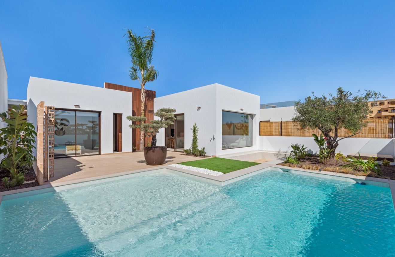 Villa in Los Alcazares - view 1