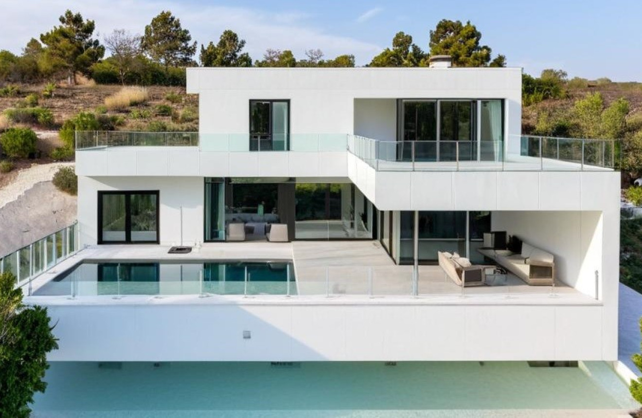 Villa in Pinoso - view 1