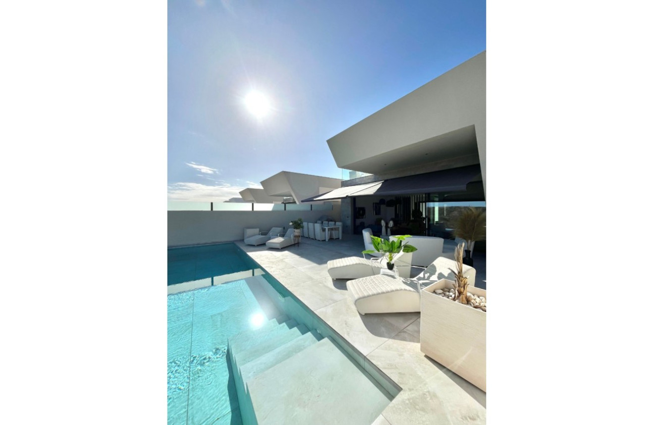 Villa in Alicante - view 1