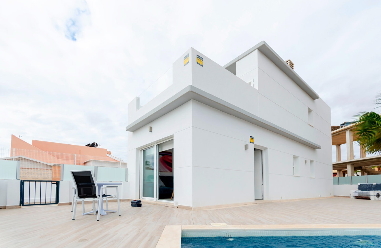 Villa in Alicante - view 1