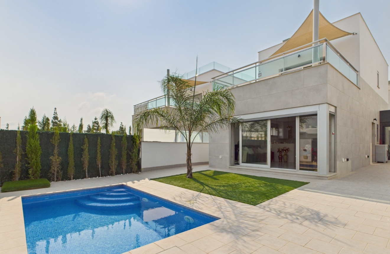 Villa in Santa Cruz - view 1