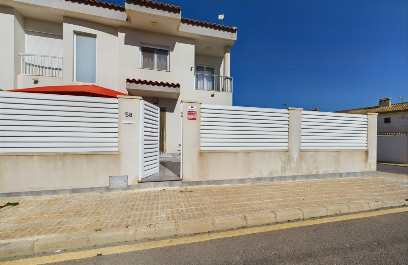 Villa in Santa Cruz - view 1