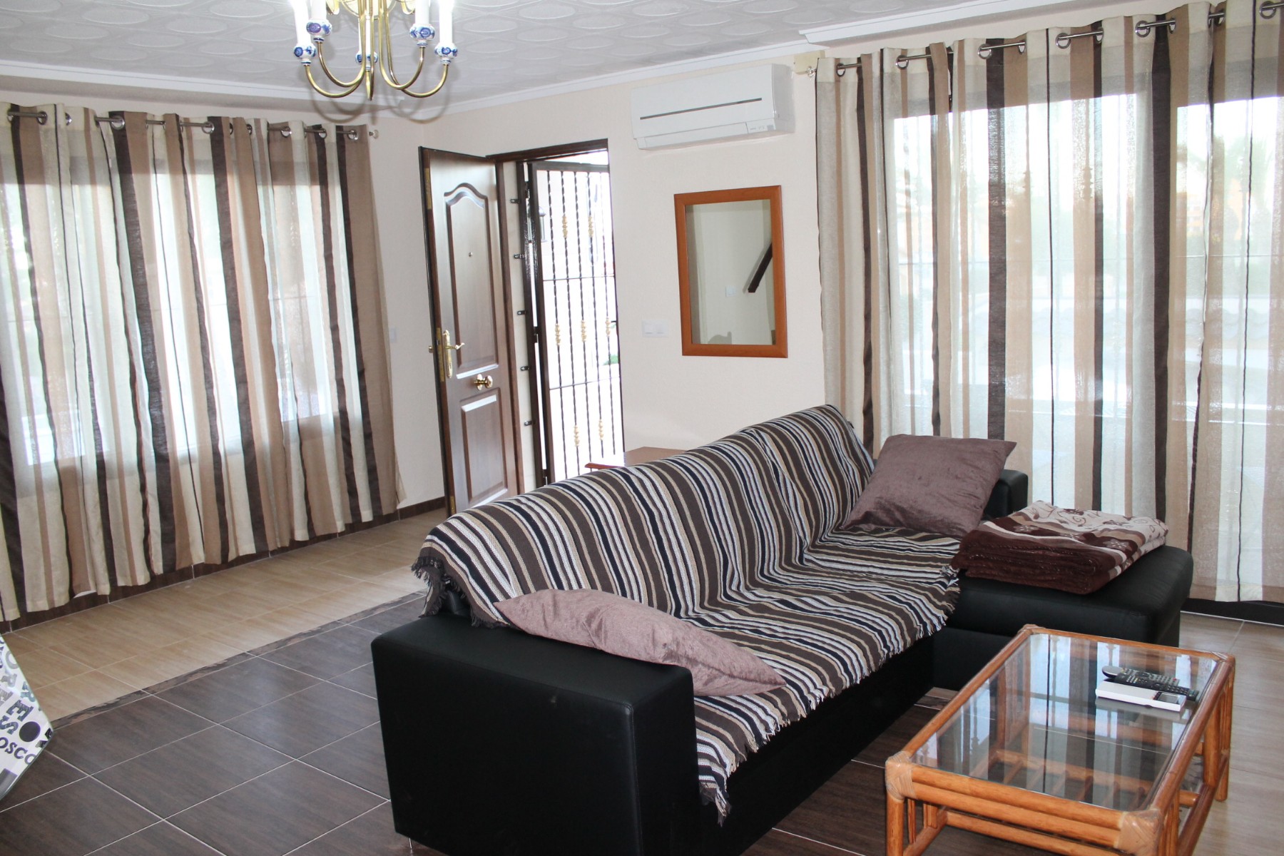House in Alicante - view 1