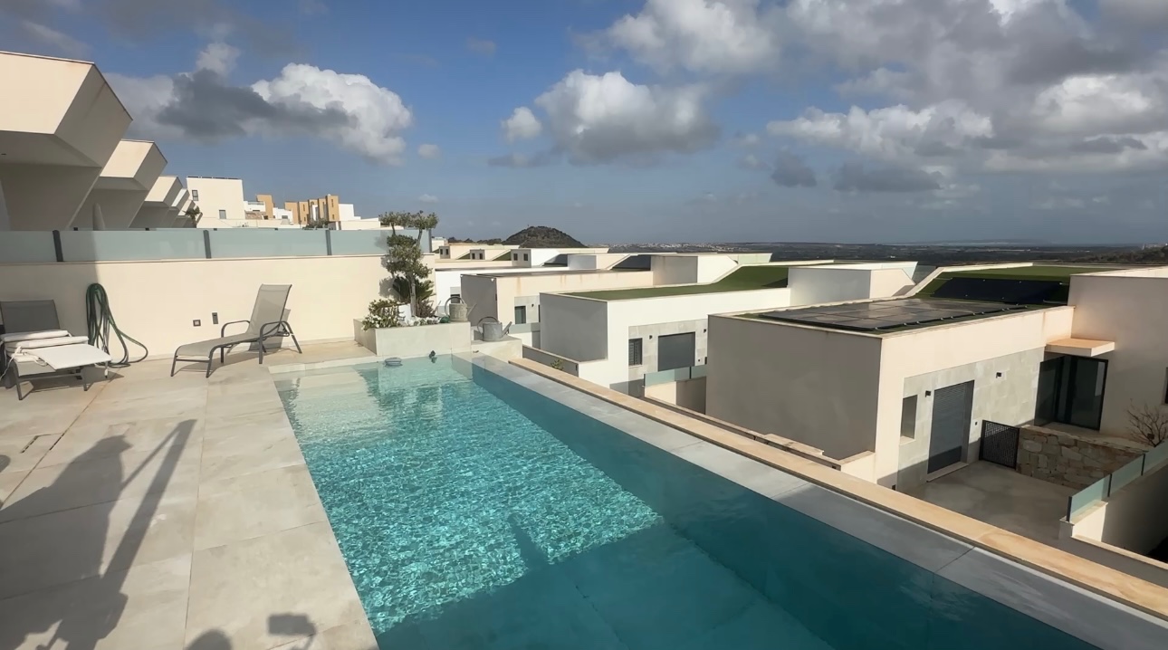 Villa in Alicante - view 1
