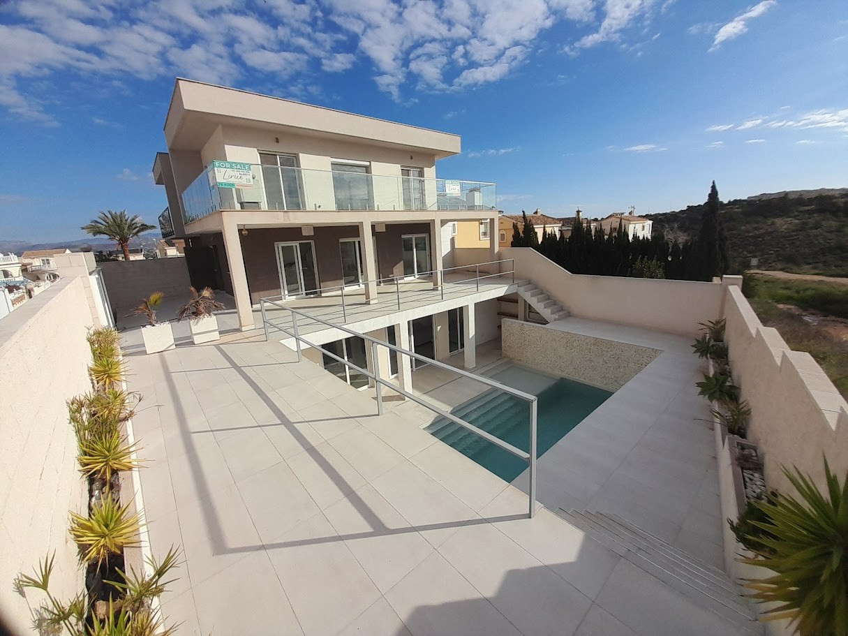 House in El Altet - view 1