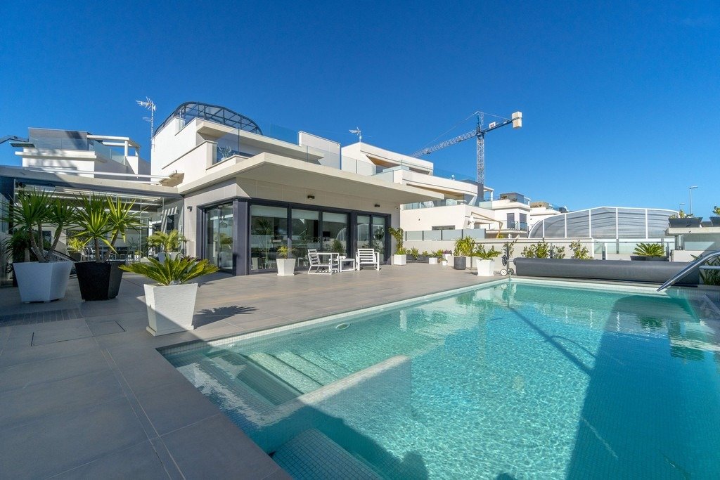 Villa in Alicante - view 1