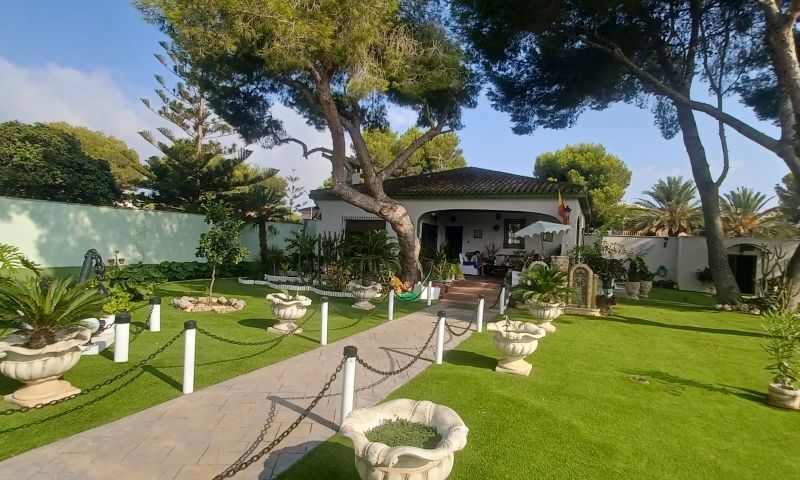Villa in Urbanizacion los Balcones - view 1