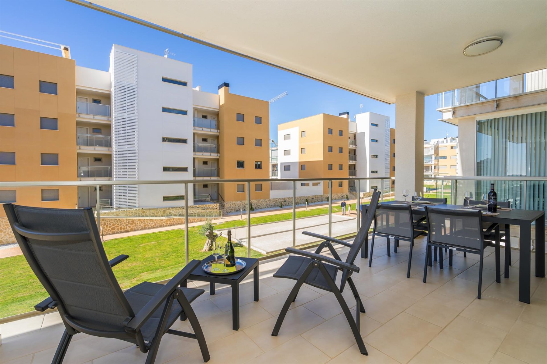 Apartment in Alicante - view 1