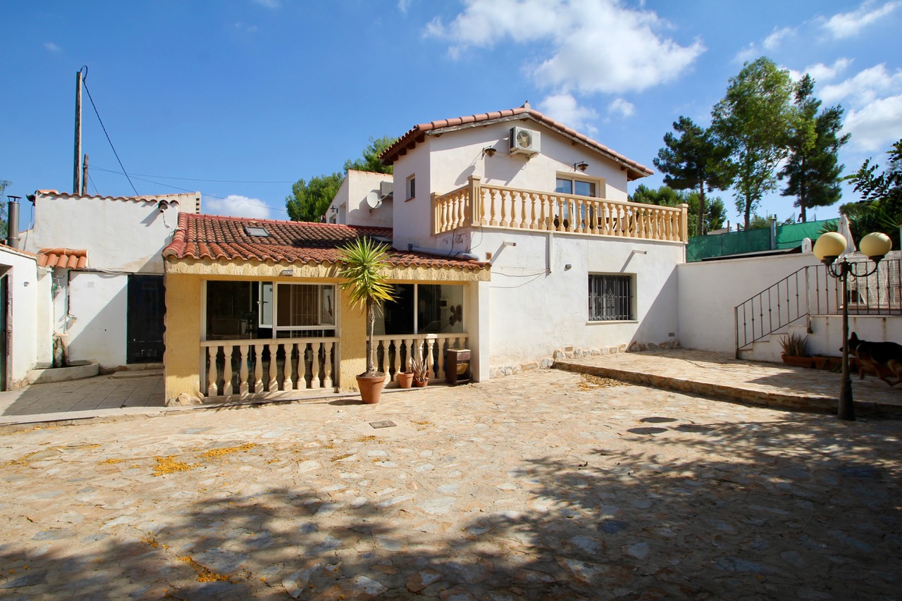 Villa in Santa Cruz - view 1