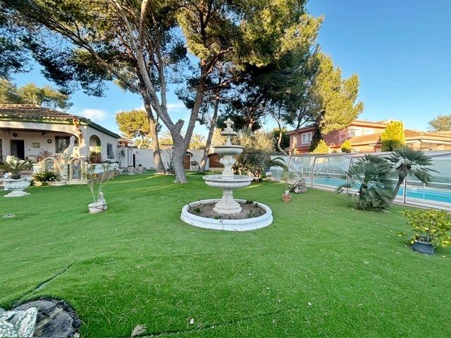 Villa in Urbanizacion los Balcones - view 1