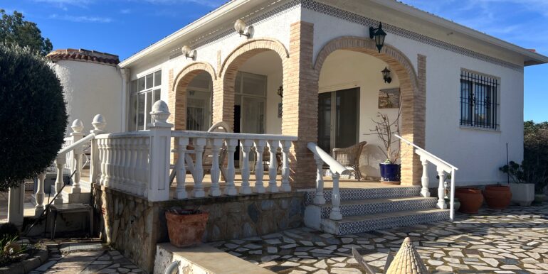 Villa in El Pinar de Campoverde - view 1