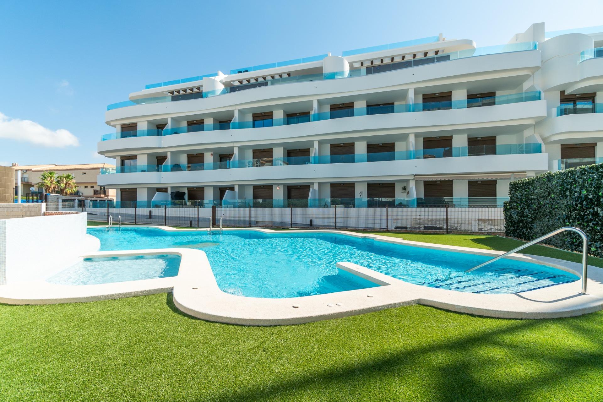 Apartment in Alicante - view 1