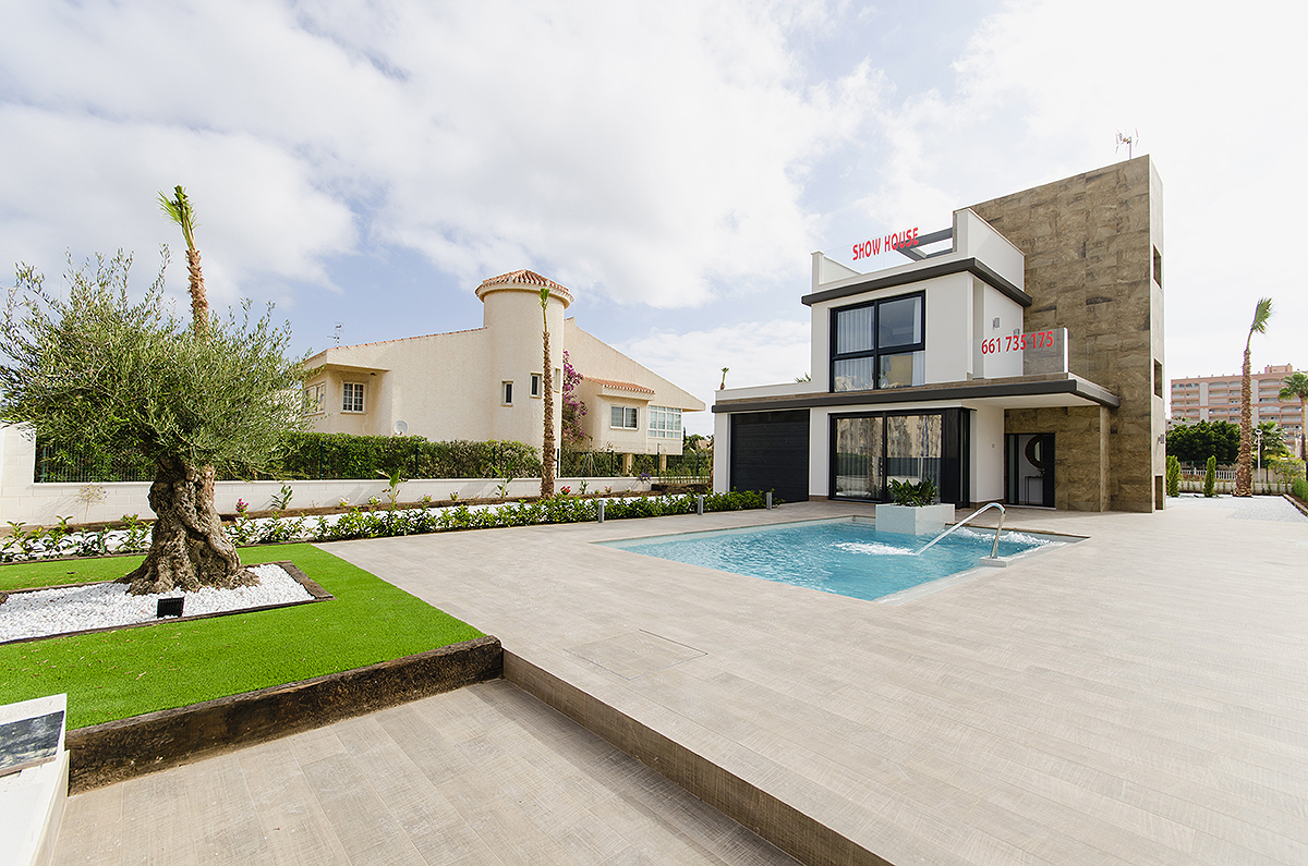 Villa in Alicante - view 1