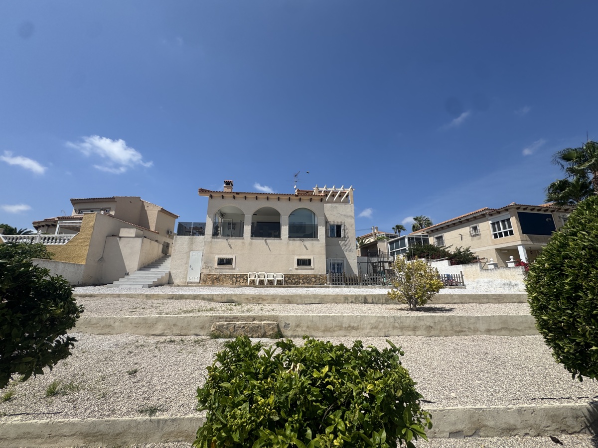 Villa in San Miguel de Salinas - view 1