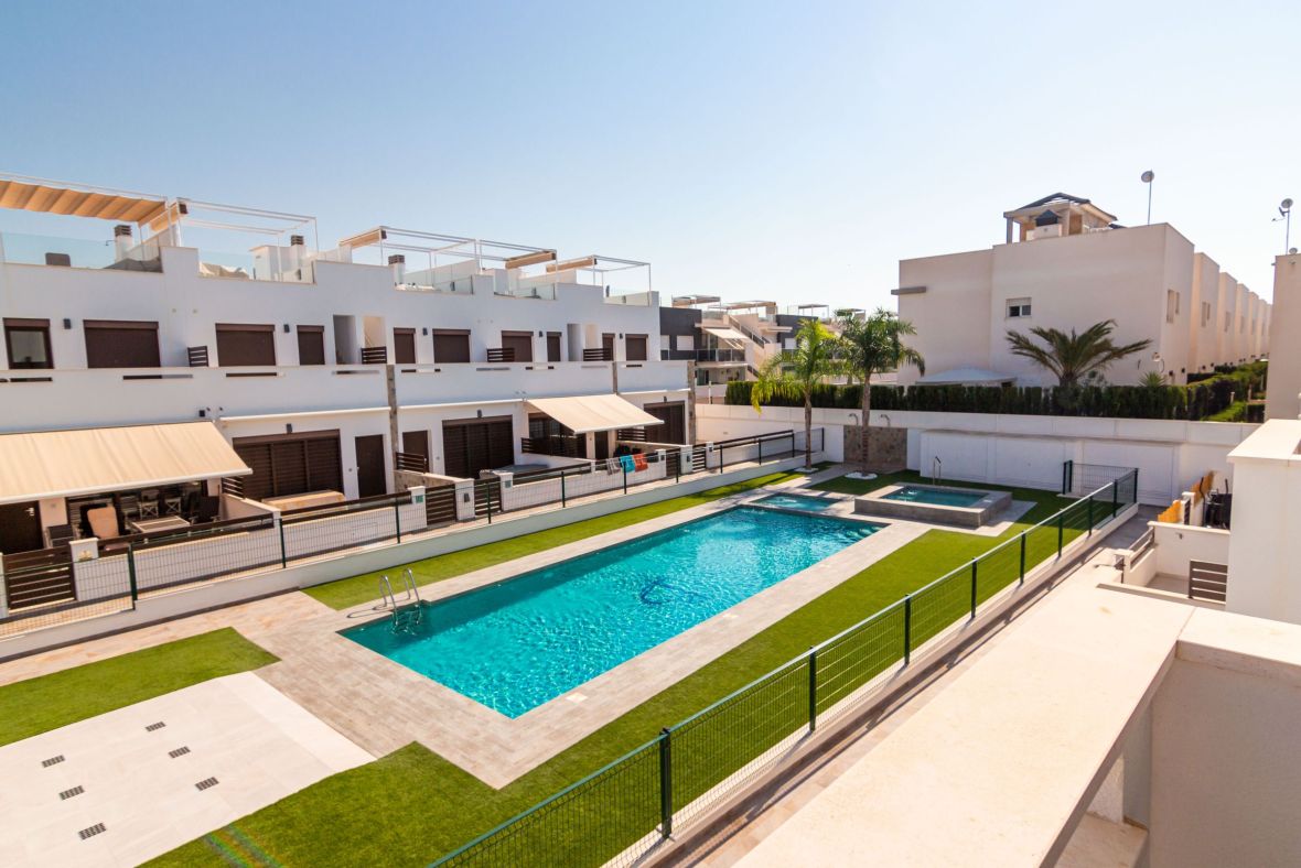 Apartment in Alicante - view 1