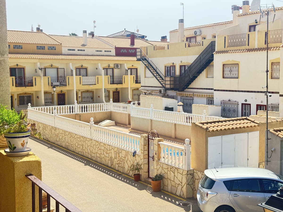 House in La Zenia - view 1