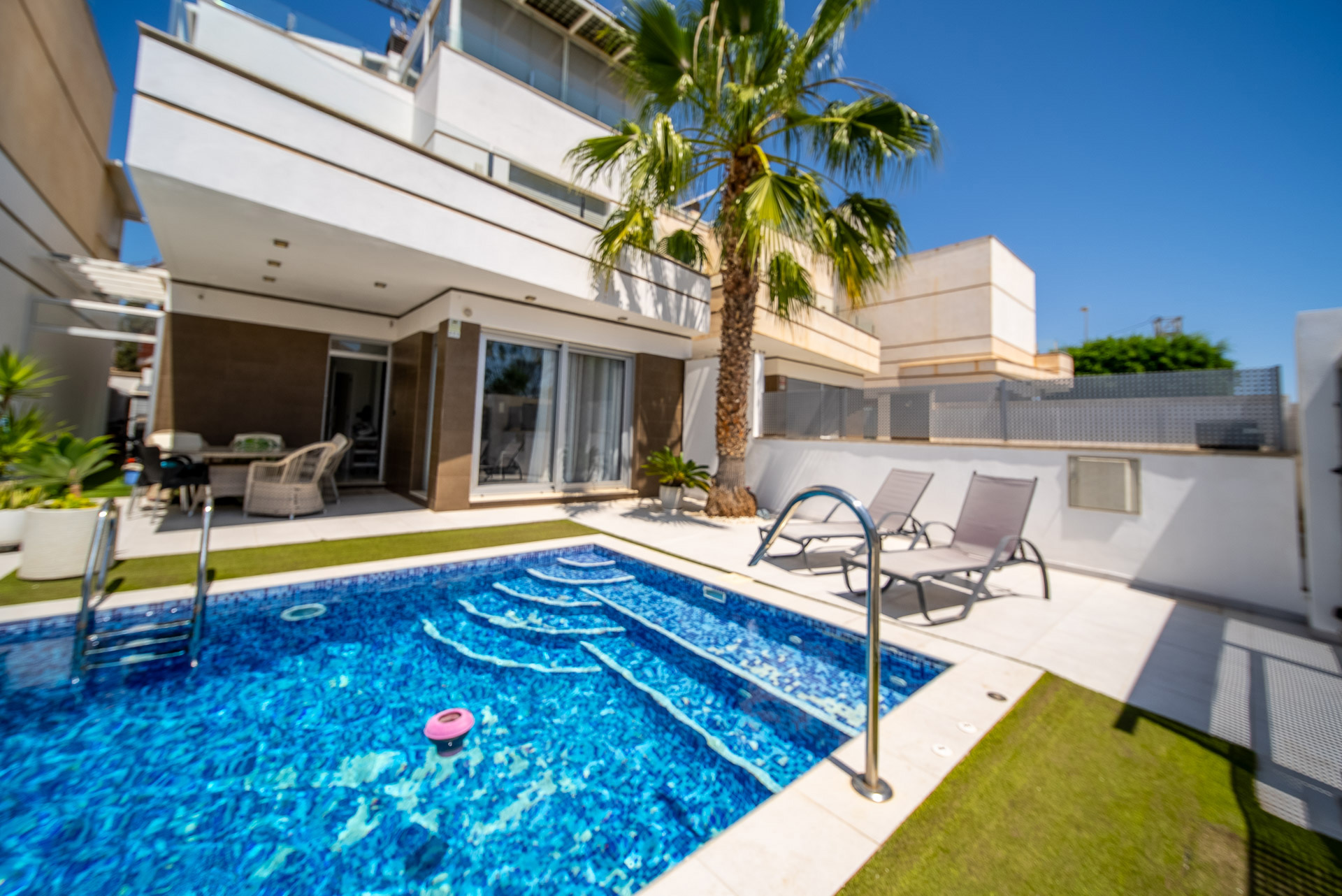Villa in Urbanizacion los Balcones - view 1