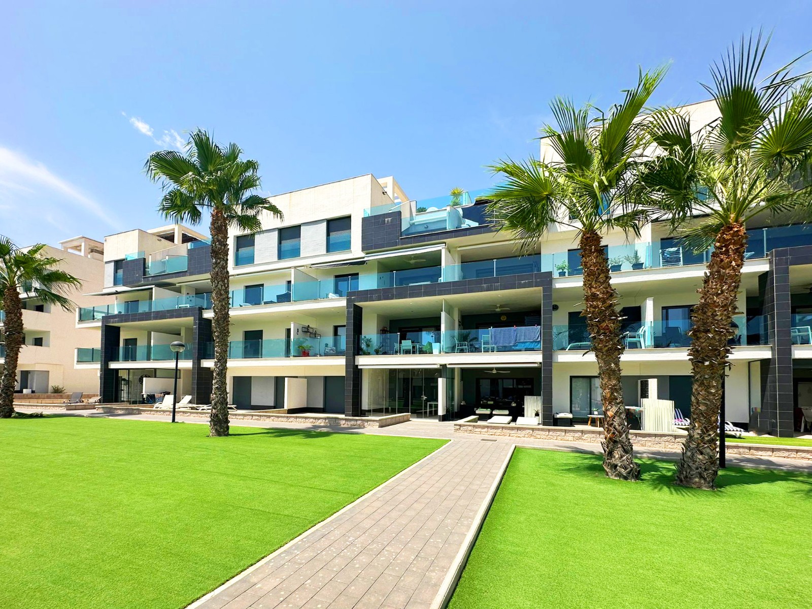 Apartment in Alicante - view 1