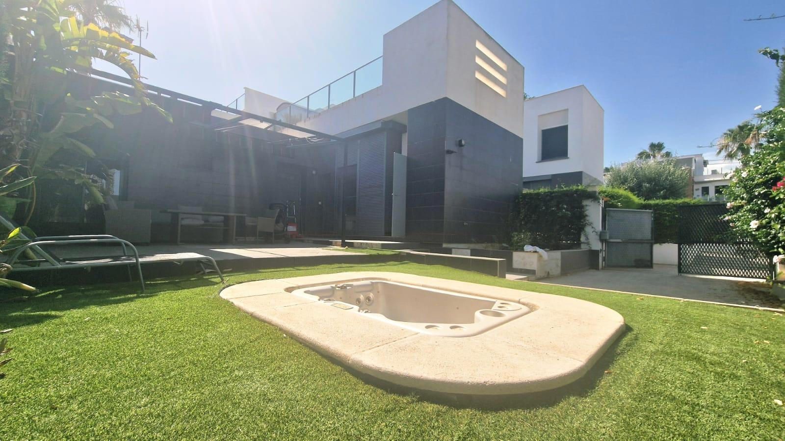 House in Alicante - view 1