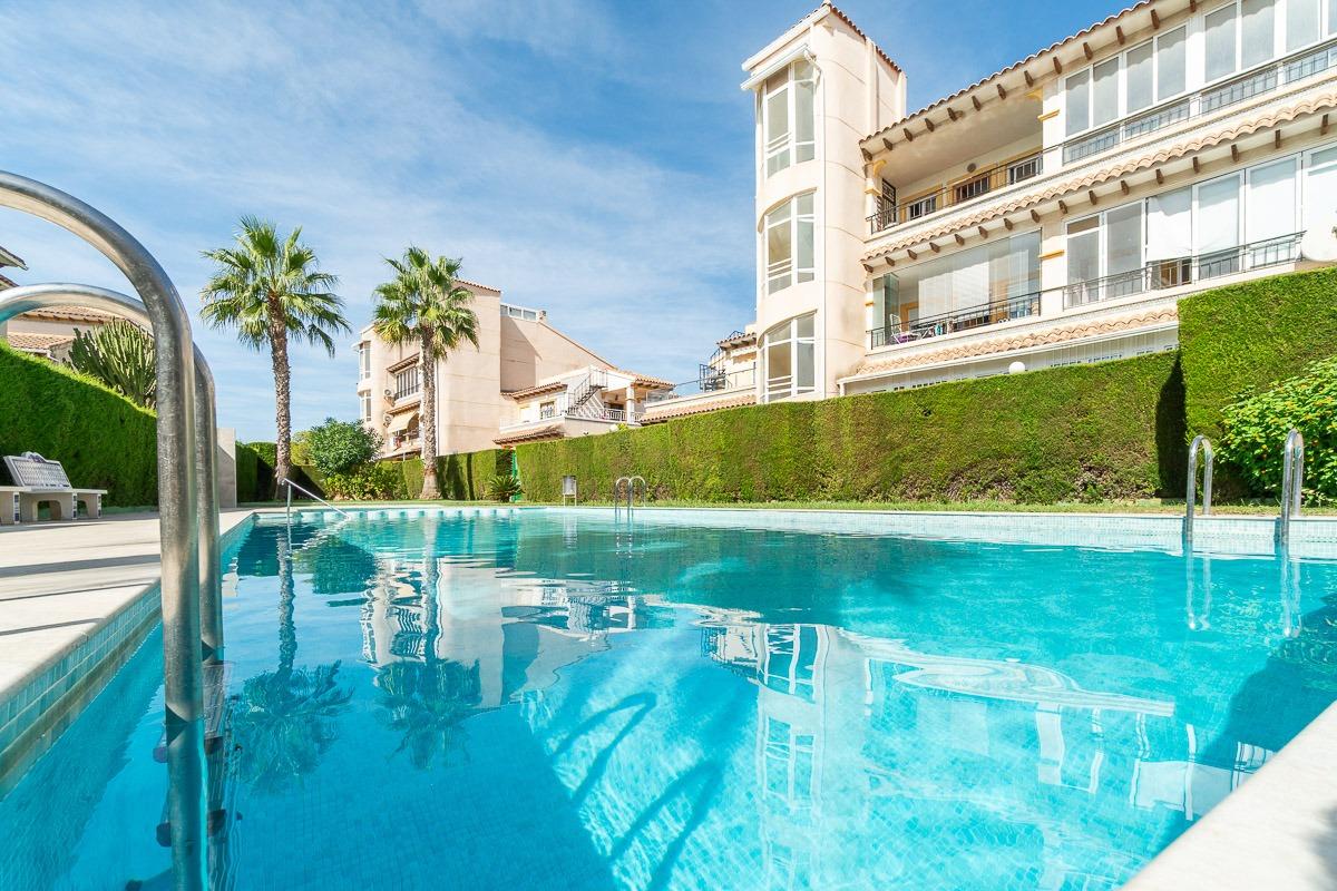 Penthouse in Urbanizacion los Balcones - view 1