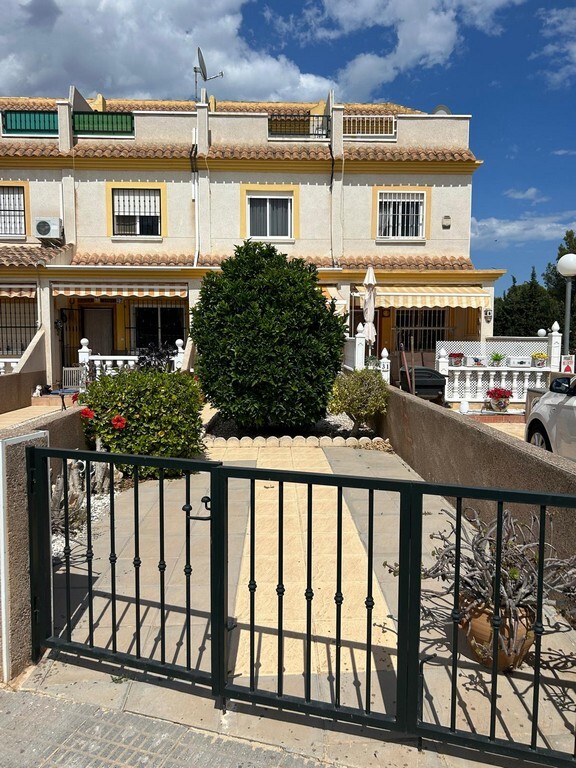 House in Alicante - view 1