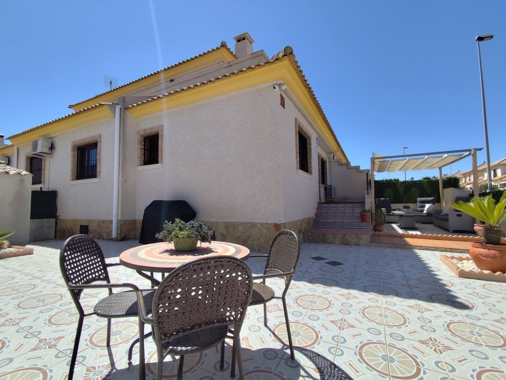 House in Urbanizacion los Balcones - view 1