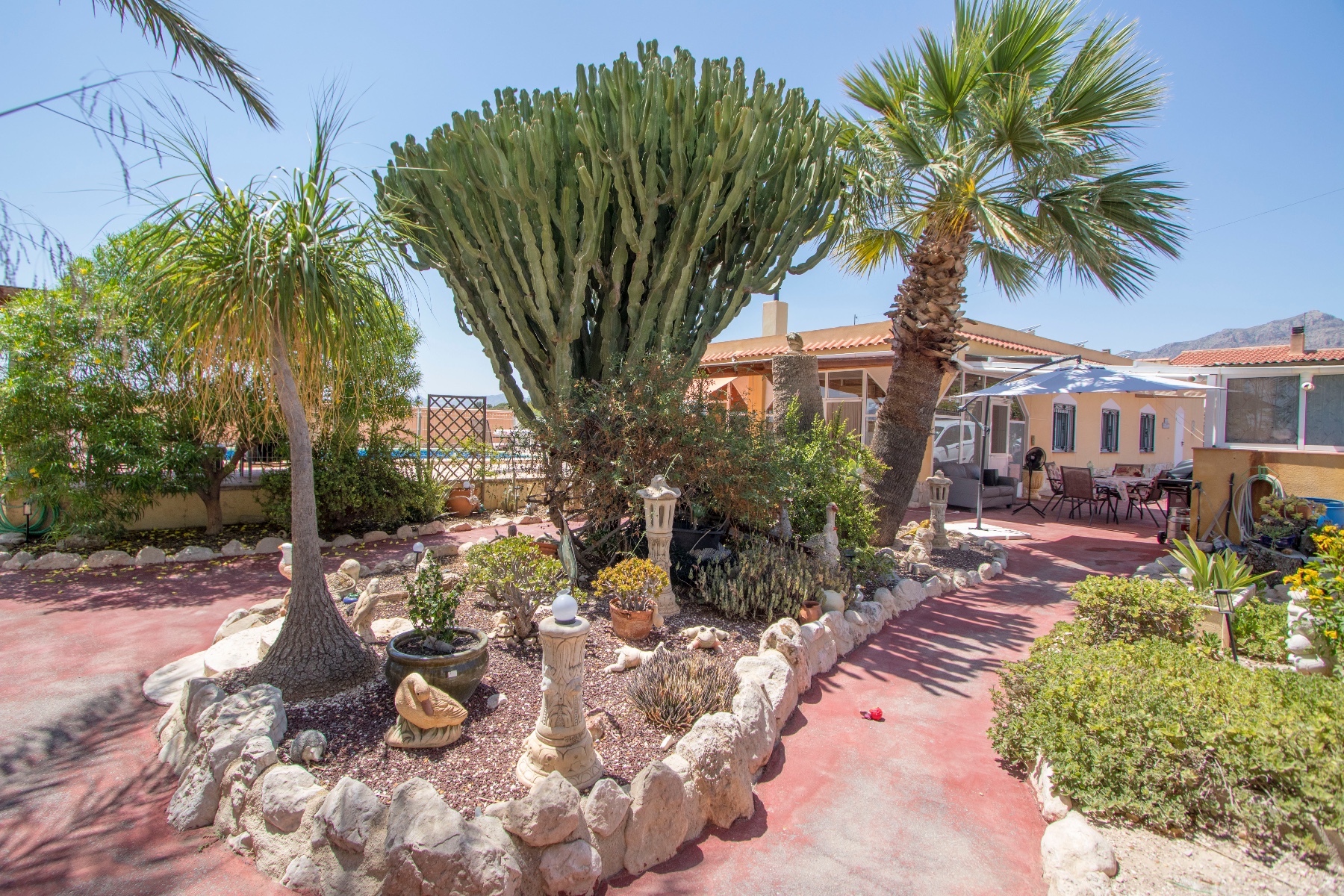 House in Albatera - view 1