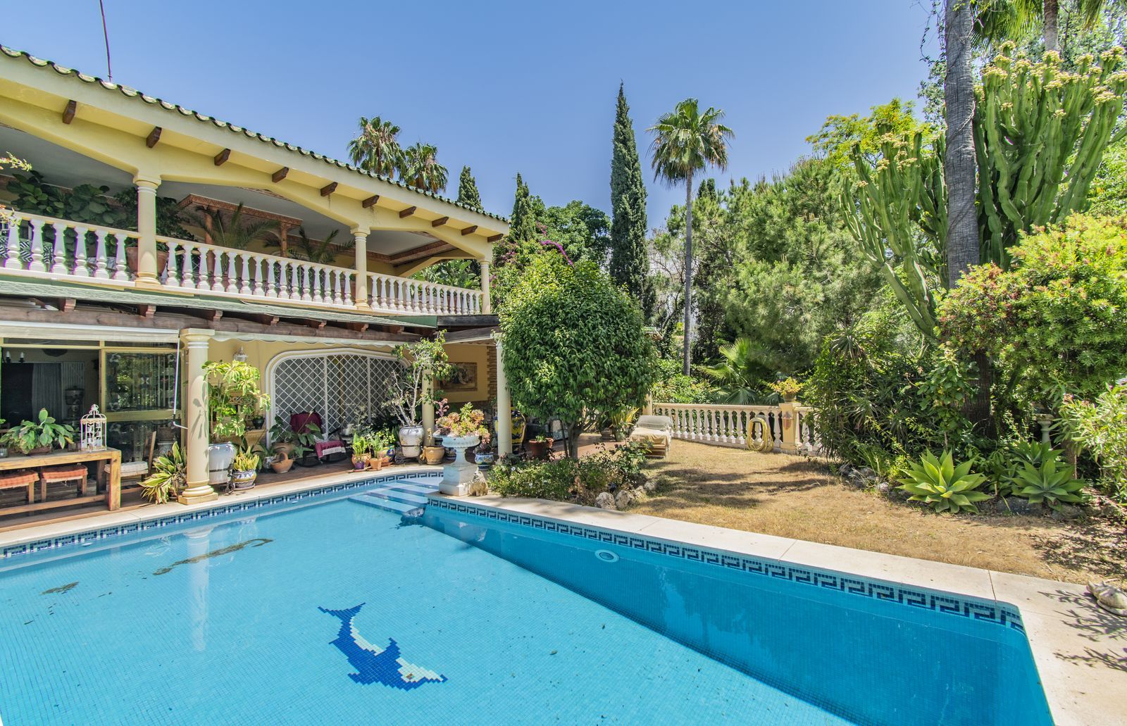 House in Marbella Del Este - view 1