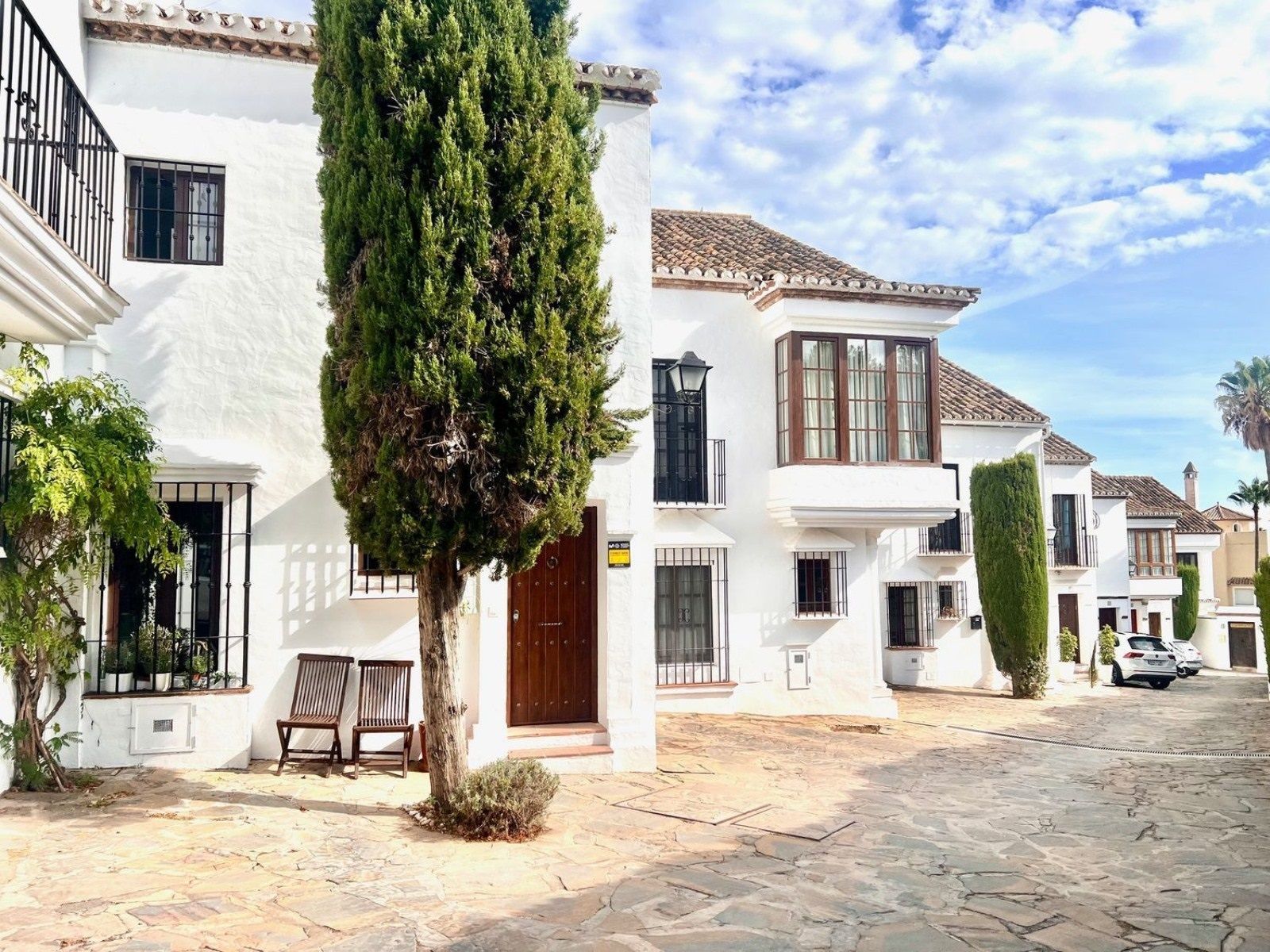 House in Marbella Del Este - view 1