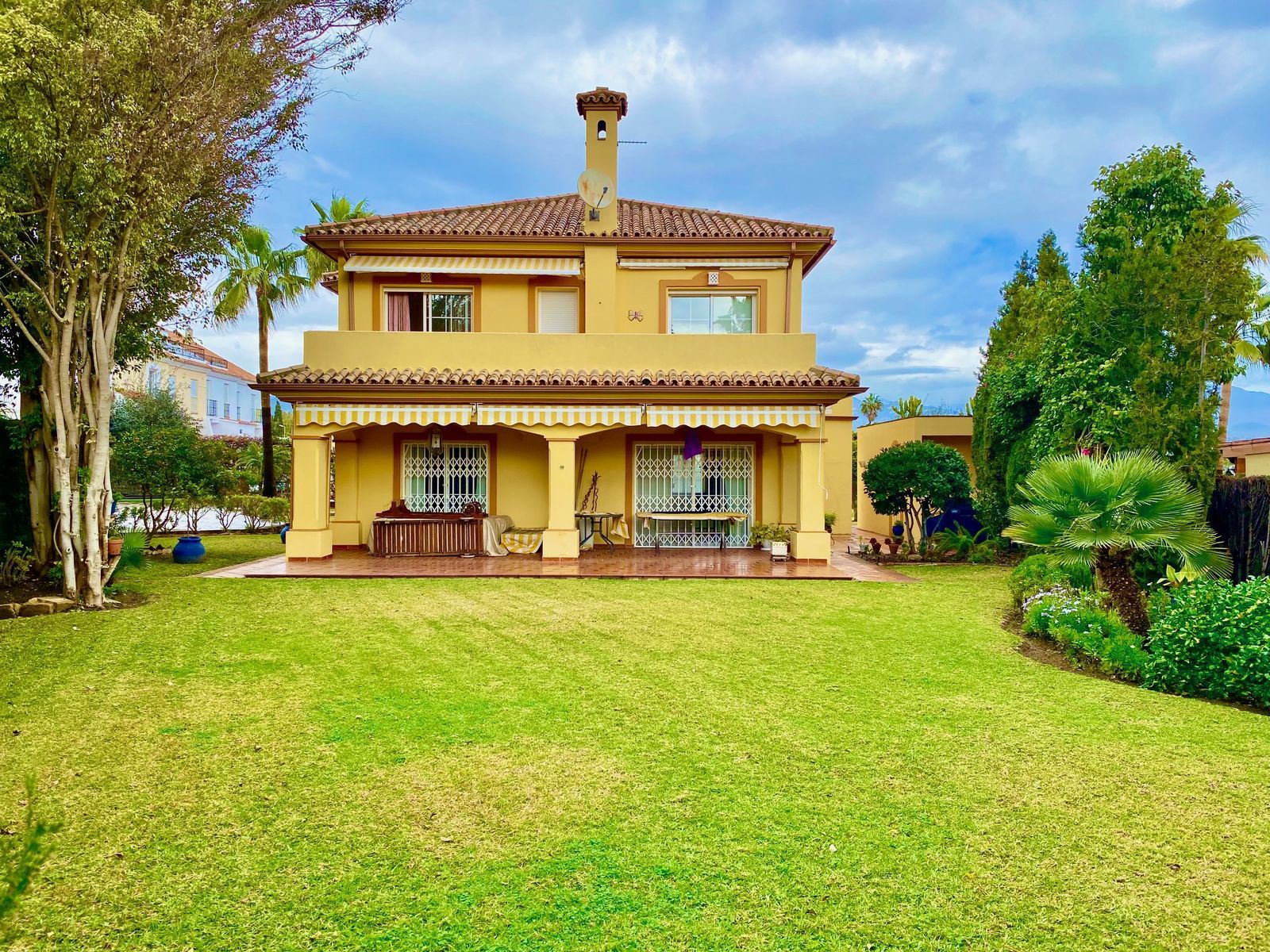 Villa in La Atalaya - view 1