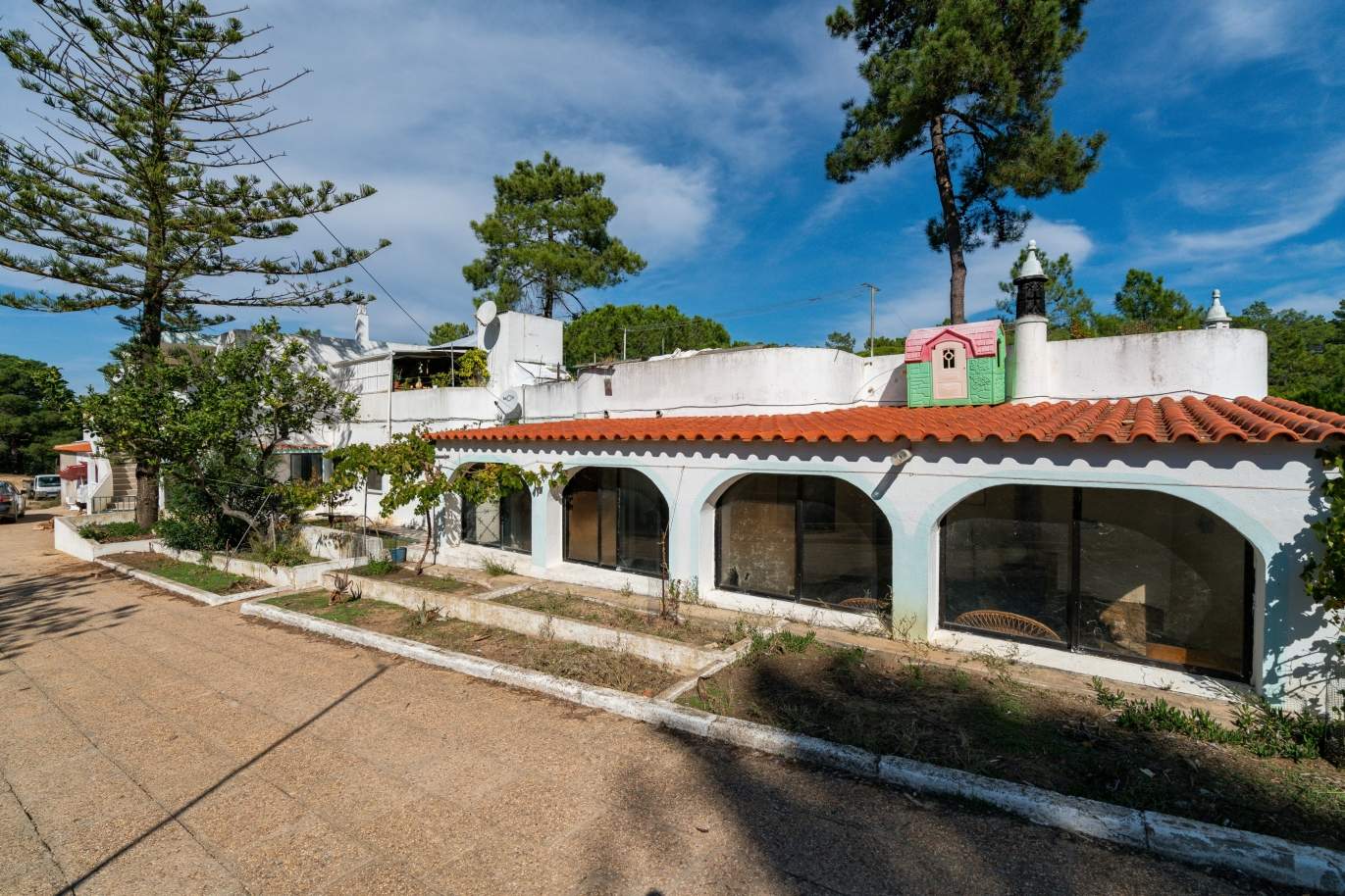 House in Carrazedo de Montenegro - view 1