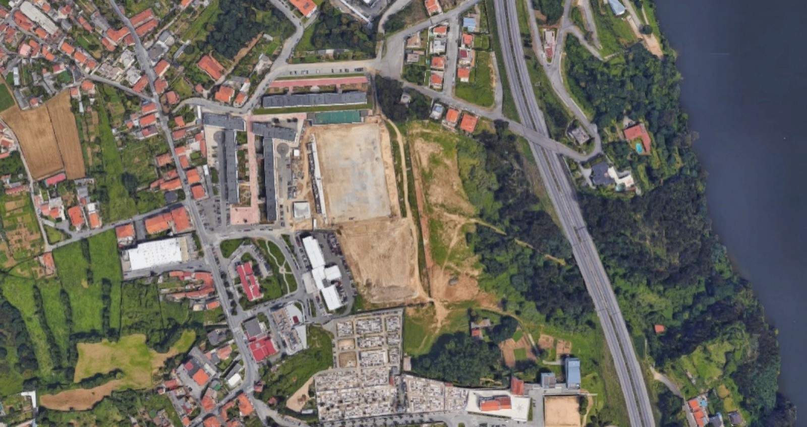House in Oliveira do Douro - view 1