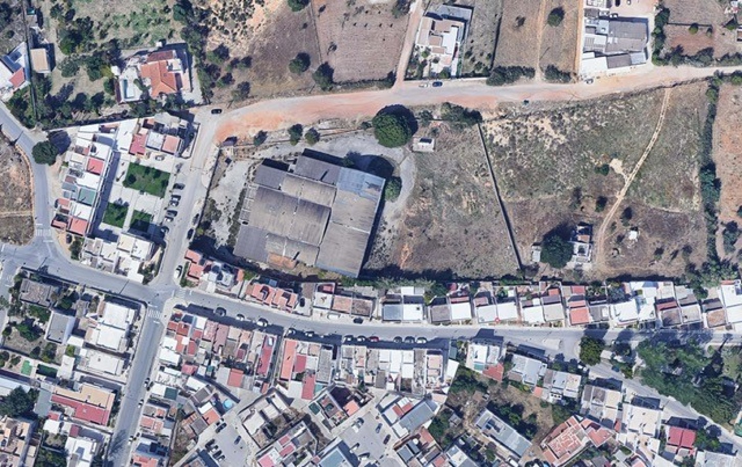House in Quelfes - view 1