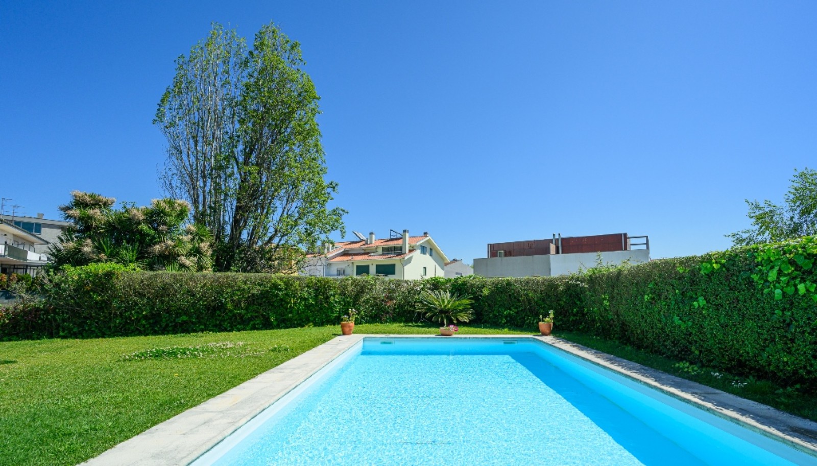 House in Senhora do Porto - view 1