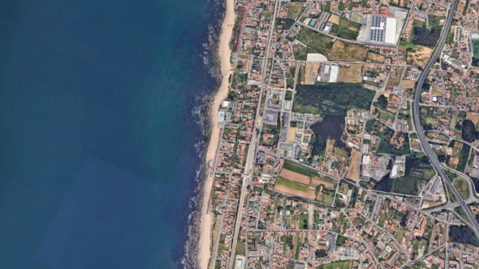 House in Vila Nova de Gaia (Santa Marinha) - view 1
