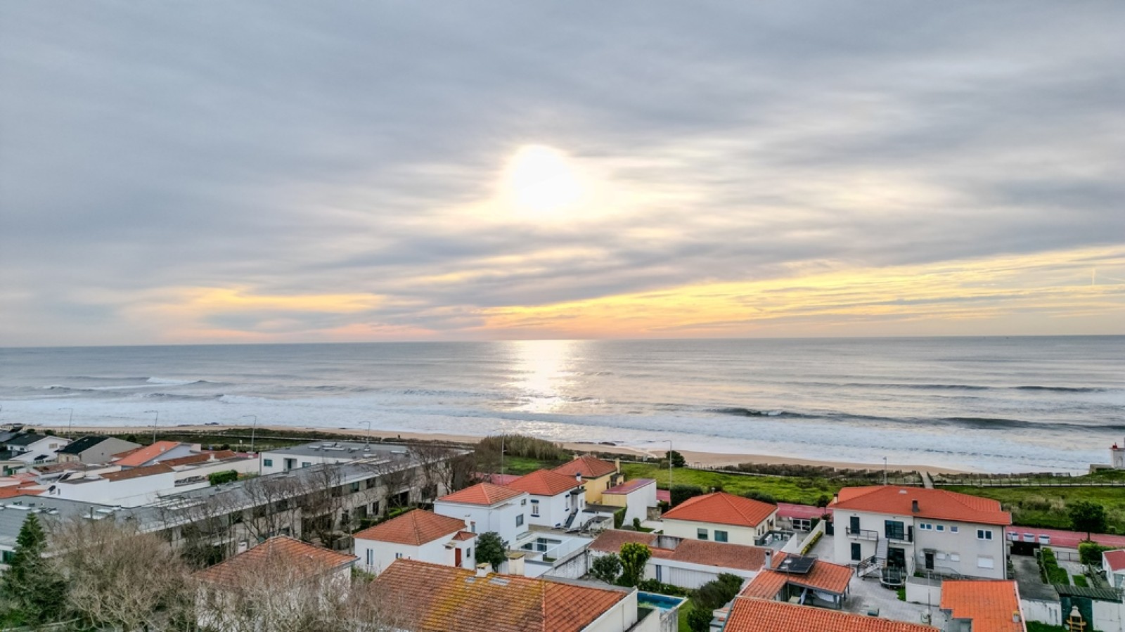 House in Vila Nova de Gaia (Santa Marinha) - view 1