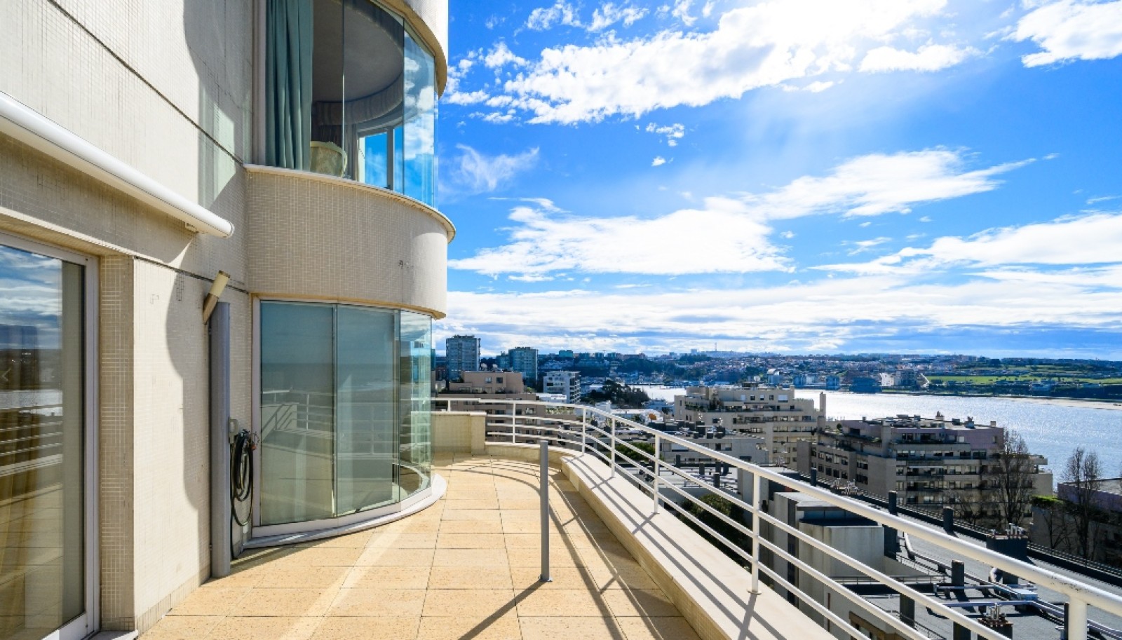 House in Senhora do Porto - view 1