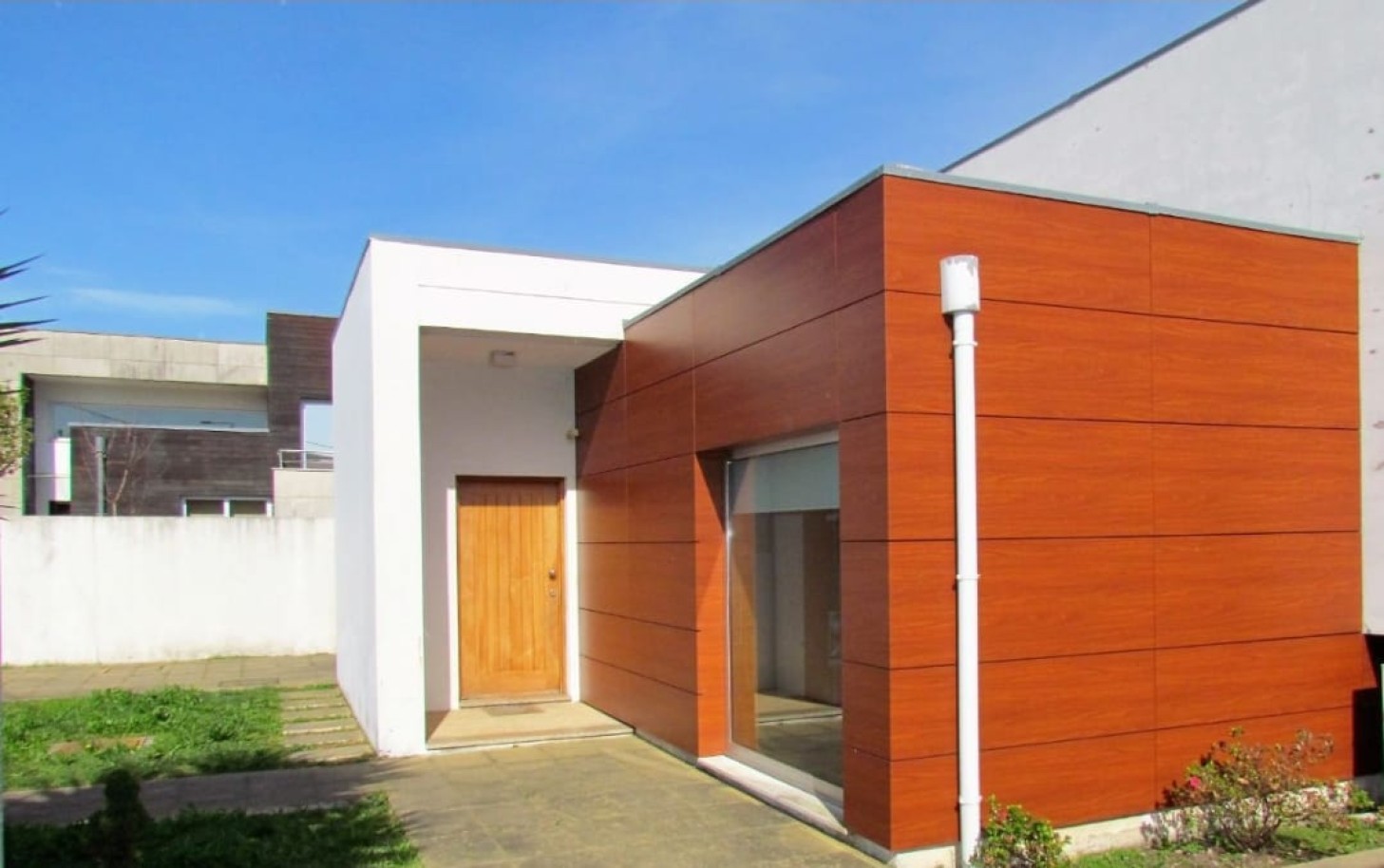 House in Aguas Santas - view 1