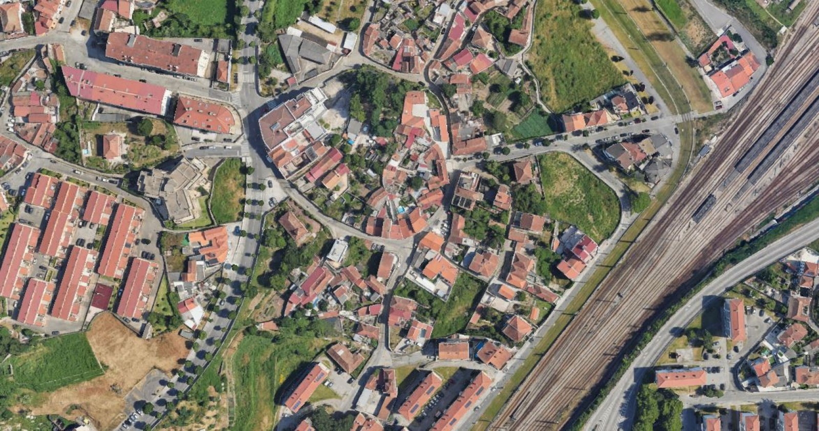 House in Campanha - view 1