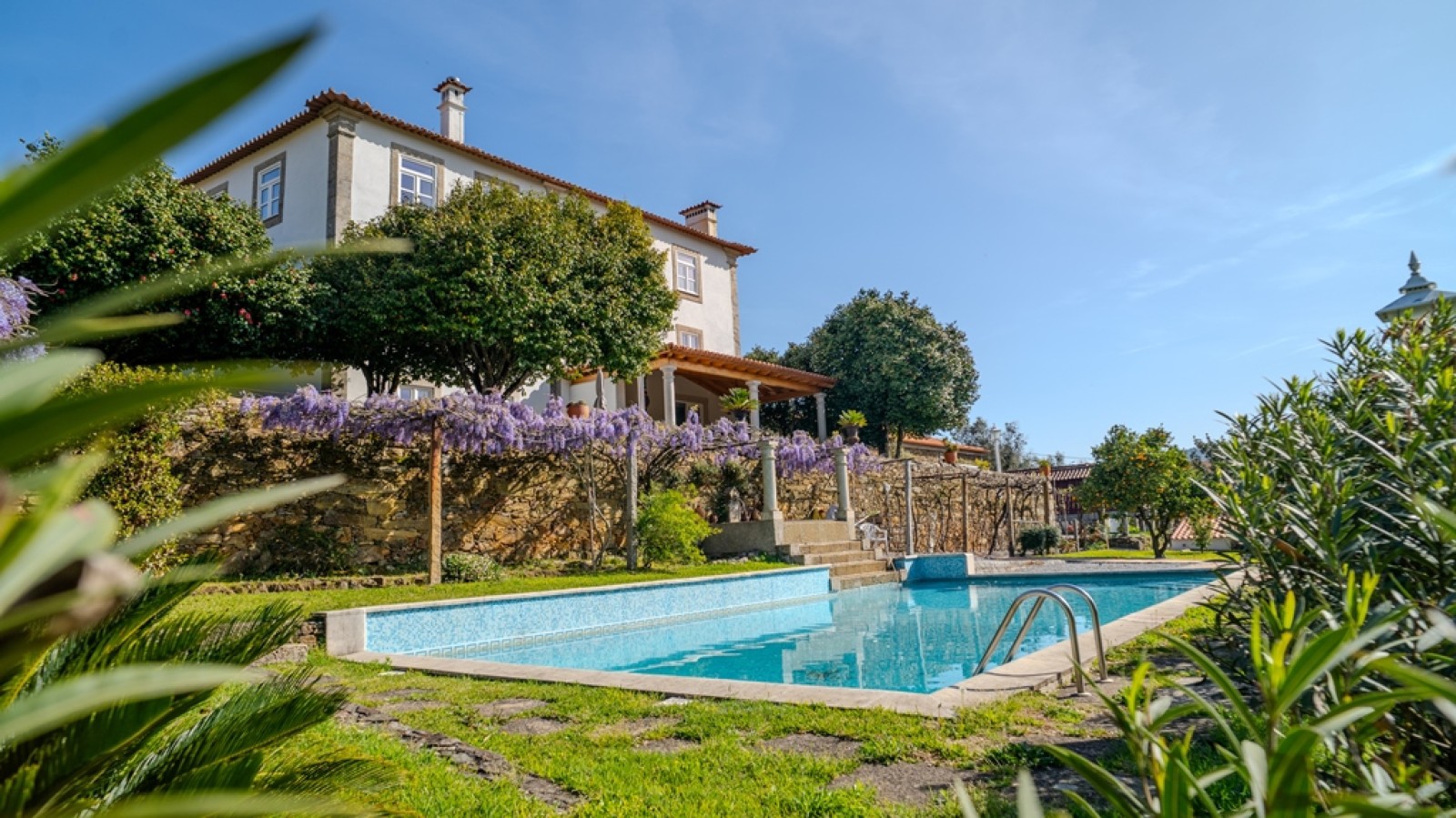 House in Vila Real - view 1