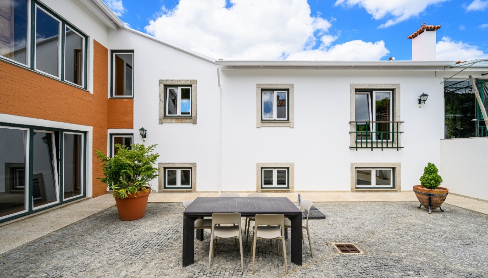 House in Pacos de Brandao - view 1