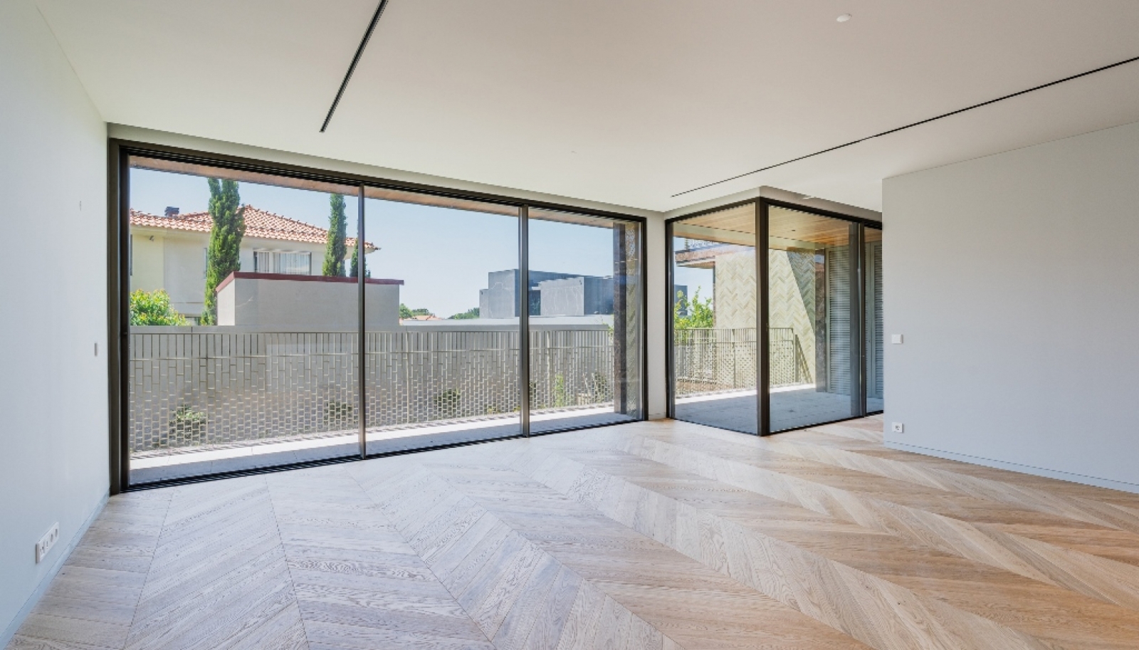 House in Senhora do Porto - view 1