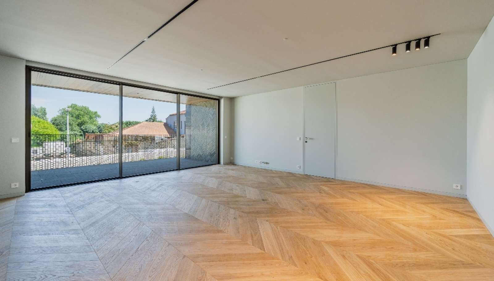 House in Senhora do Porto - view 1