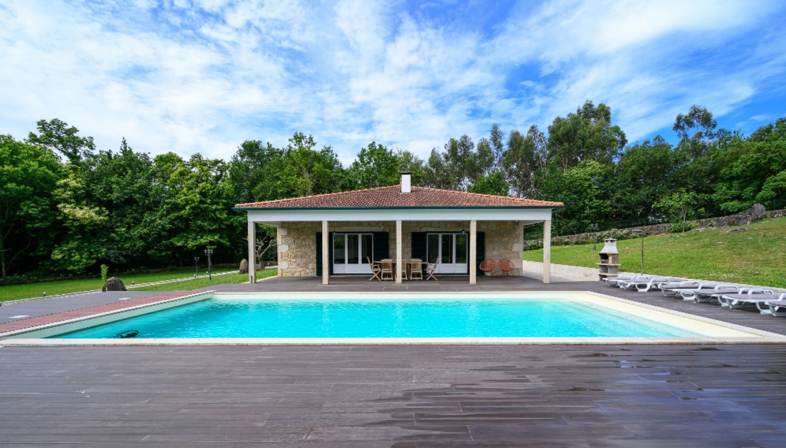 House in Paredes de Coura - view 1